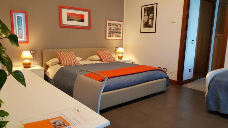 B&B Marge Oltrona di San Mamette Екстериор снимка