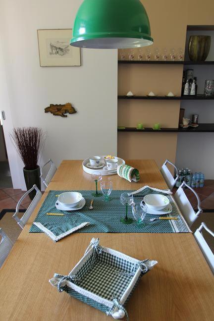 B&B Marge Oltrona di San Mamette Екстериор снимка