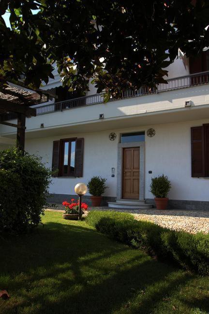 B&B Marge Oltrona di San Mamette Екстериор снимка