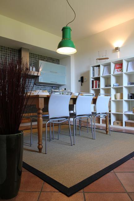 B&B Marge Oltrona di San Mamette Екстериор снимка