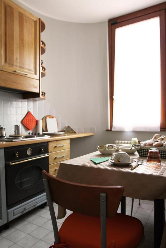 B&B Marge Oltrona di San Mamette Екстериор снимка